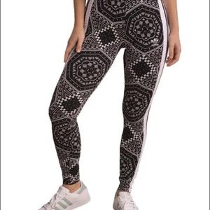 Adidas Paisley Print tights🔥